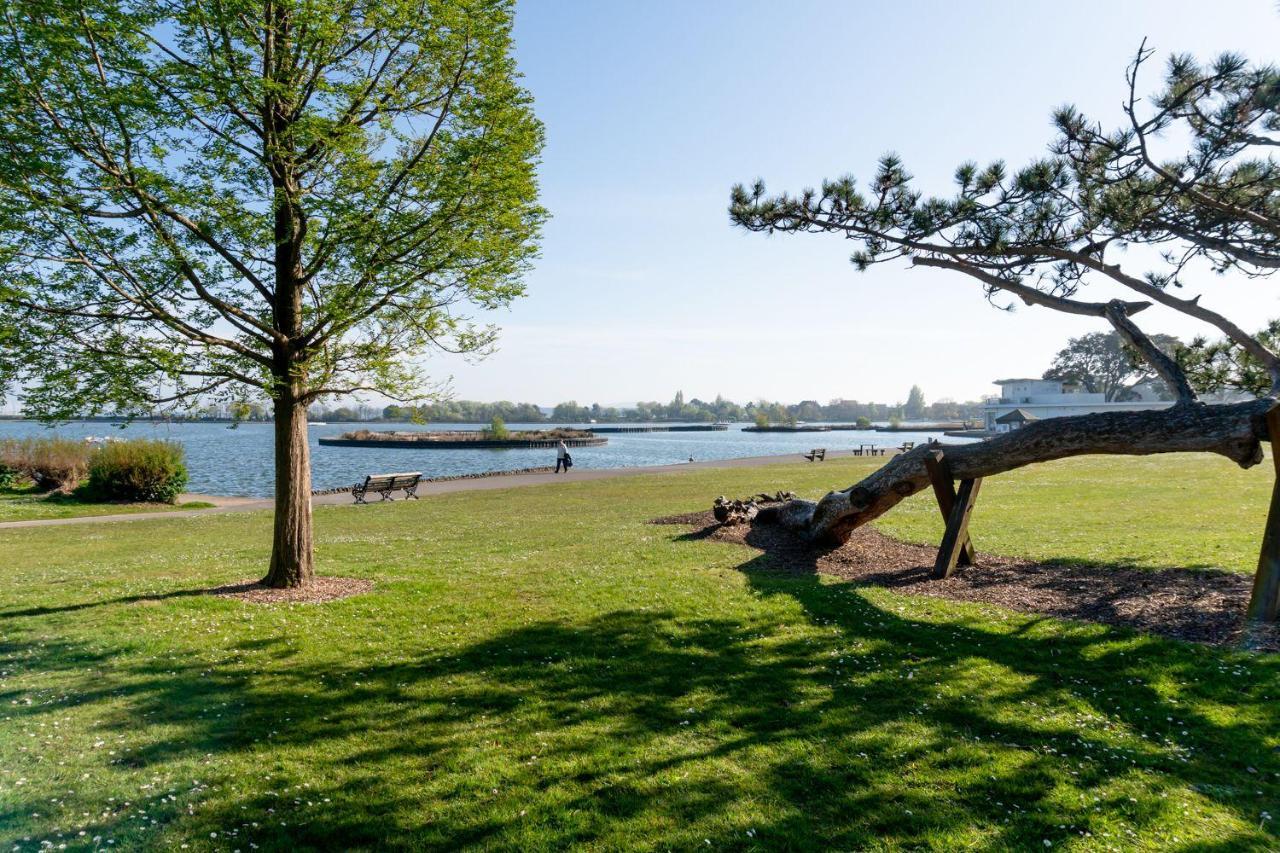 Park Lake View Poole Exterior photo